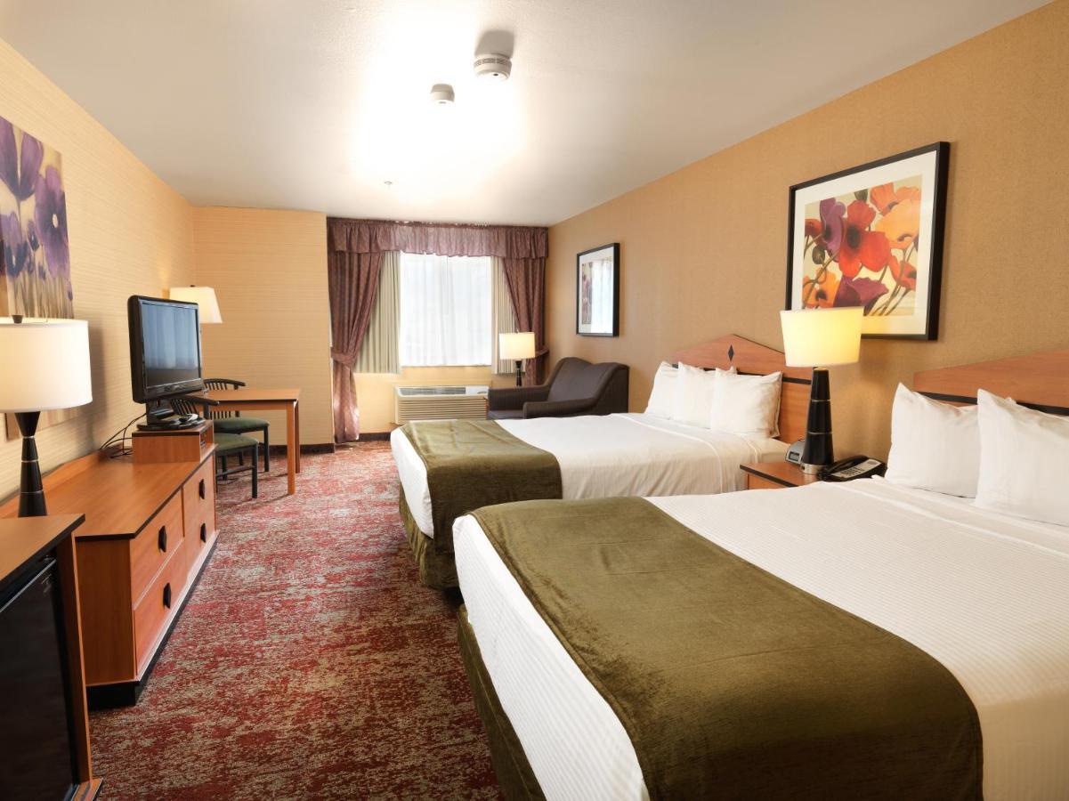 Crystal Inn Hotel & Suites - Midvalley Murray Esterno foto